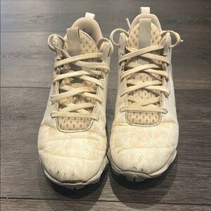 Under Armour Kids Shoes in Cream and Tan